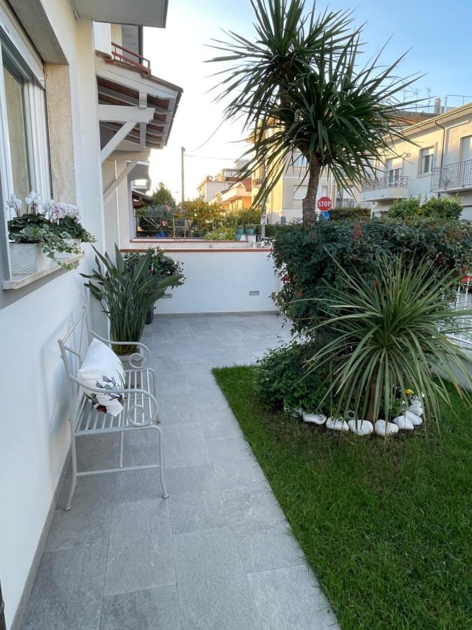 Casa Lia 47 Appartement Viareggio Buitenkant foto